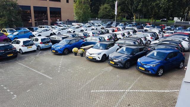 Toyota YARIS 1.5 Hybrid Active Plus | PDC V+A | Winter Pack | Apple CP | 16x Verwacht