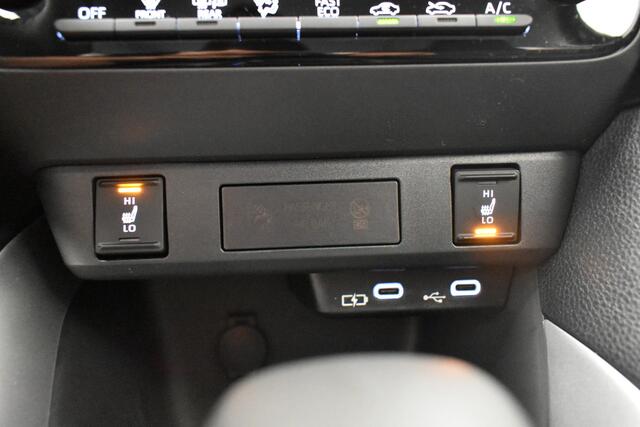 Toyota YARIS 1.5 Hyb Nieuw Rijklaar Camera PDC v+a Stoel/Stuur Verwarming Adaptive Cruise Control