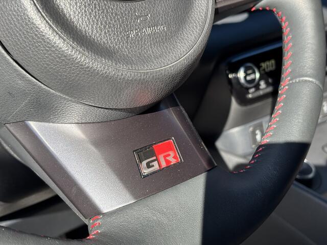 Toyota YARIS 1.6 GR SPORT Premium / WRC / Extra Set Wielen / Allseason Banden / Apple Carplay & Android Auto / Volledig Onderhouden /