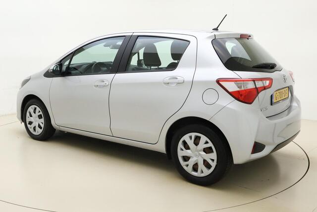 Toyota YARIS 1.0 VVT-i Comfort | Airco | Weinig kilometers | Regensensor | Bluetooth | Metaallak | 5 Deuren | Rijstrooksensor
