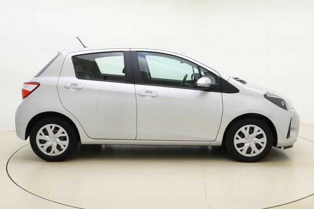 Toyota YARIS 1.0 VVT-i Comfort | Airco | Weinig kilometers | Regensensor | Bluetooth | Metaallak | 5 Deuren | Rijstrooksensor