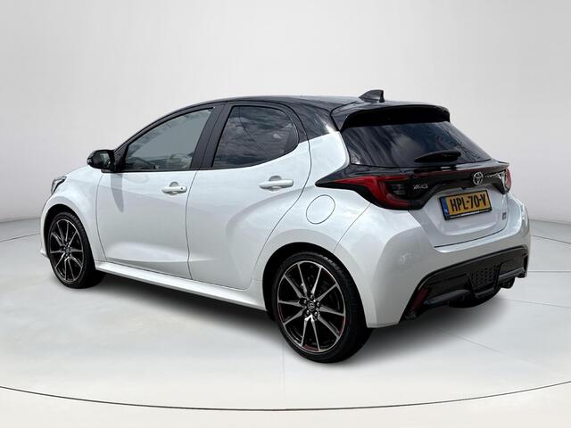 Toyota YARIS 1.5 Hybrid GR Sport **NAVIGATIE/ KEYLESS/ STOELVERWARMING/ 36 MAANDEN GARANTIE**