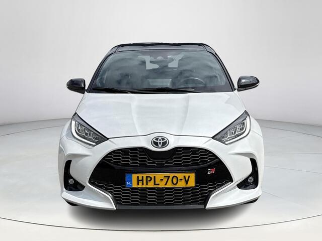 Toyota YARIS 1.5 Hybrid GR Sport **NAVIGATIE/ KEYLESS/ STOELVERWARMING/ 36 MAANDEN GARANTIE**