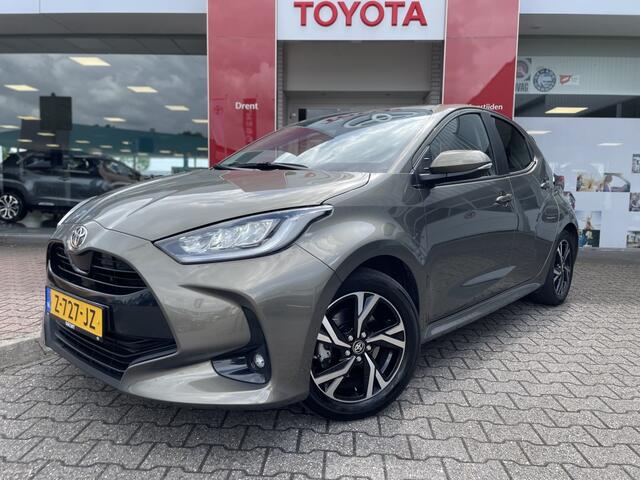 Toyota YARIS 1.5 Hybrid 115 First Edition | Navi | Keyless entry + start | Ap