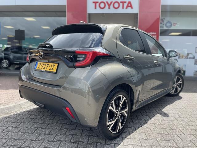 Toyota YARIS 1.5 Hybrid 115 First Edition | Navi | Keyless entry + start | Ap
