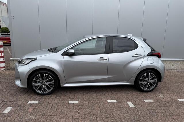 Toyota YARIS 1.5 Hybrid 130 Executive Stoel- & Stuur verwarming, HUD, Dodehoek detectie, Parkeersensoren rondom, JBL, LED, Leder met premium stof, Smart Key