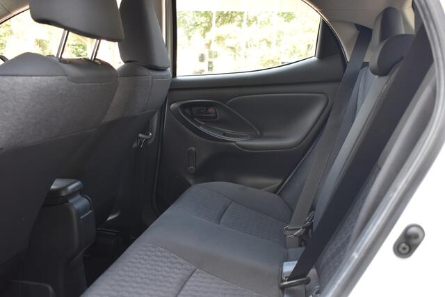 Toyota YARIS 1.5 Hybrid Active Parelmoer | 1e Eigenaar | Carplay Navi | 100% Onderhouden | 12 mnd BOVAG garantie Whatsapp 06-53188999