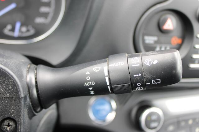 Toyota YARIS 1.5 Hybrid Design Limited