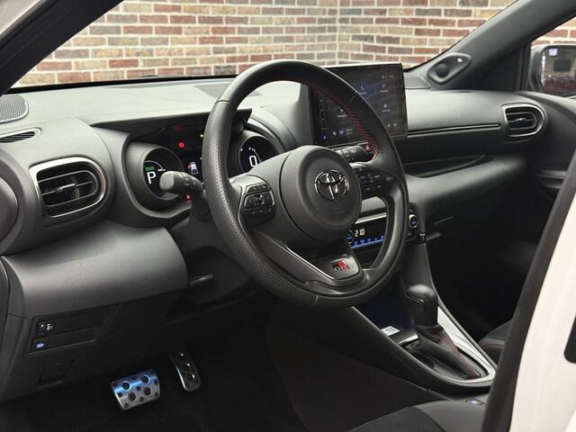 Toyota YARIS 1.5 Hybrid GR Sport CAMERA LANE ASSIST CLIMATE NAVIGATIE JBL GARANTIE
