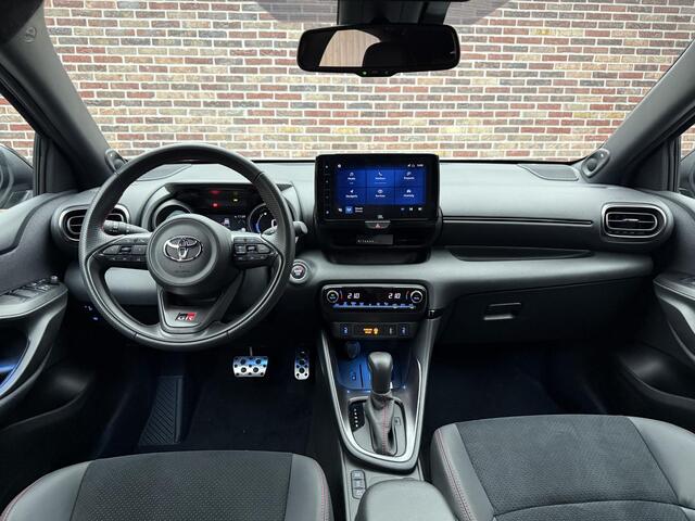 Toyota YARIS 1.5 Hybrid GR Sport CAMERA LANE ASSIST CLIMATE NAVIGATIE JBL GARANTIE