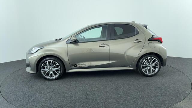 Toyota YARIS 1.5 Hybrid 130 Executive / Panoramadak / HUD / JBL