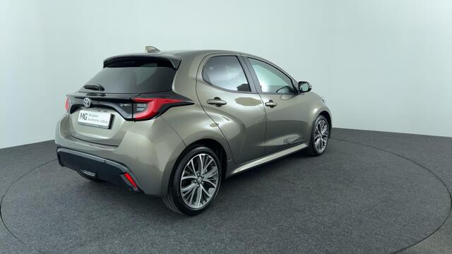 Toyota YARIS 1.5 Hybrid 130 Executive / Panoramadak / HUD / JBL