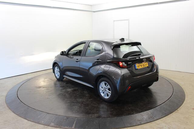 Toyota YARIS 1.5 Hyb Nieuw Rijklaar Camera PDC v+a Stoel/Stuur Verwarming Adaptive Cruise Control