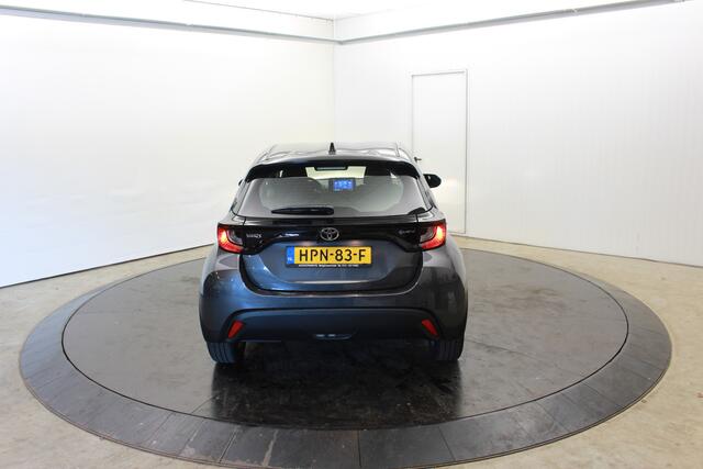 Toyota YARIS 1.5 Hyb Nieuw Rijklaar Camera PDC v+a Stoel/Stuur Verwarming Adaptive Cruise Control