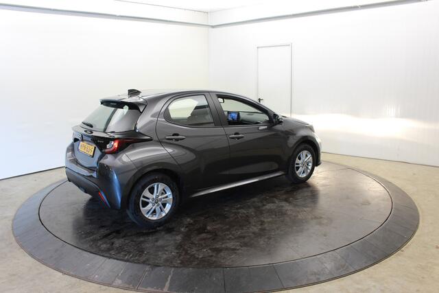 Toyota YARIS 1.5 Hyb Nieuw Rijklaar Camera PDC v+a Stoel/Stuur Verwarming Adaptive Cruise Control