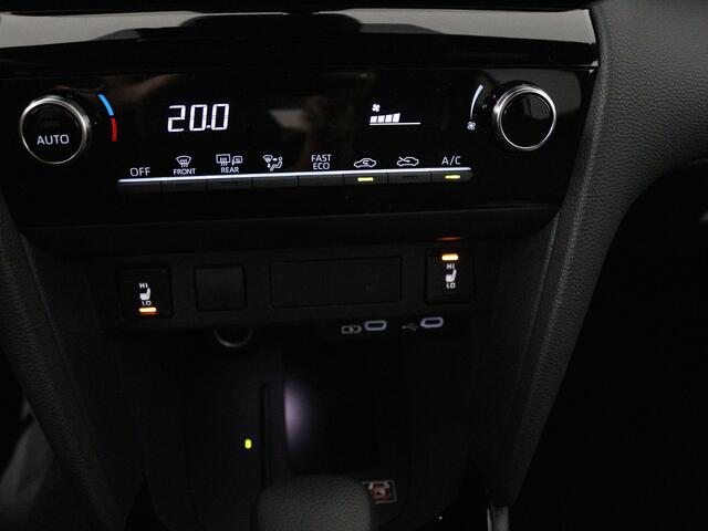 Toyota YARIS Cross 1.5 Hybrid 115 First Edition | Comfort Pack |