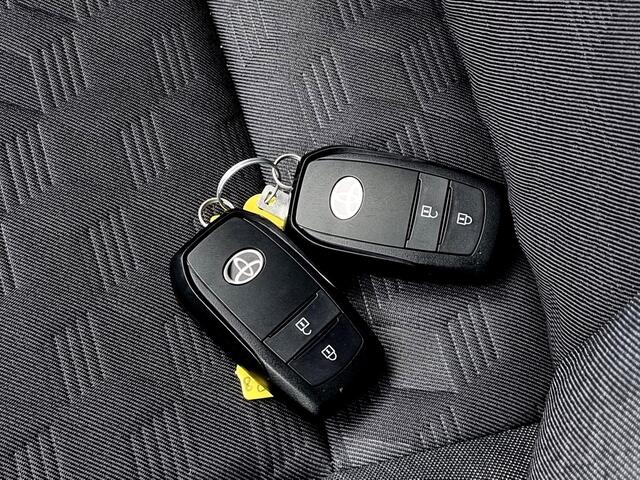 Toyota YARIS 1.5 Hybrid 115 First Edition Automaat / Nieuw / Navigatie via Android Auto/Apple Carplay / Camera / Cruise Control Adaptief / Stoelverwarming / Stuurverwarming