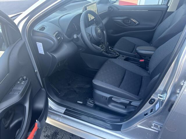 Toyota YARIS 1.5 Hybrid 115 Dynamic + Comfort Pack | Stoel/stuur verwarming | Dodehoekdetectie | Parkeersensoren | Apple Carplay/Android Auto