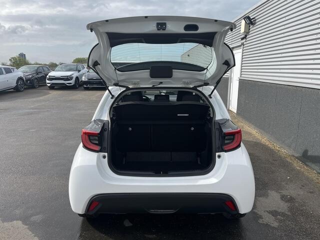 Toyota YARIS 1.5 Hybrid Dynamic Apple Carplay/Android auto Navigatie, LMV, Smart Key, Achteruitrijcamera, Adaptieve cruise control