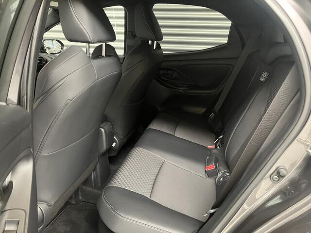 Toyota YARIS 1.5 Hybrid 130 EXEC/HEAD-UP/JBL/PDC/DODEHOEK/17 INCH/NIEUW