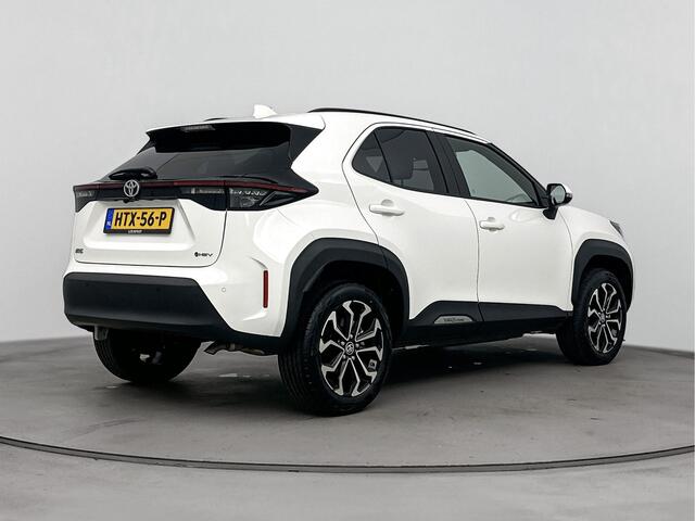 Toyota YARIS Cross 1.5 Hybrid 130 Dynamic | Stoel -/ Stuur verwarming | Apple Carplay -/ Android Auto |