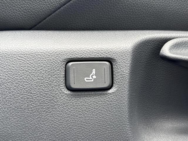 Toyota YARIS 1.5 Hybrid 130 Executive **HEAD-UP DISPLAY/ STOEL EN STUURWIELVERWARMING/ DODEHOEK DETECTIE/ 36 MAANDEN GARANTIE**