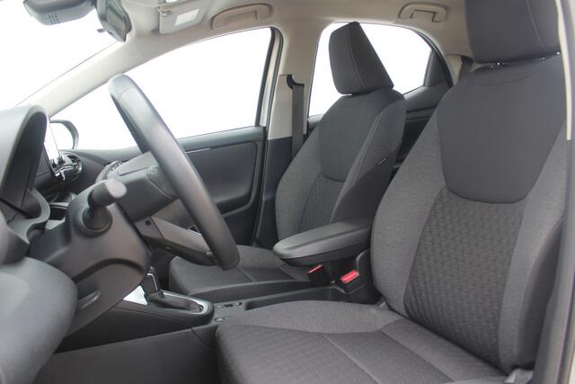 Toyota YARIS 1.5 Hybrid 115 Comfort Apple carplay/ android auto l Cruise control l Climate control l Achteruitrijcameral Climate control l Achteruitrijcamera