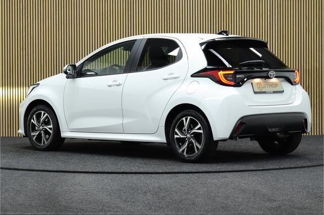 Toyota YARIS 1.5 Hybrid 115 Executive Edition | Facelift | Dodehoekdetectie | Adaptive-cruise | Maps Navigatie | Apple Carplay & Android Auto | Camera | Parkeerhulp