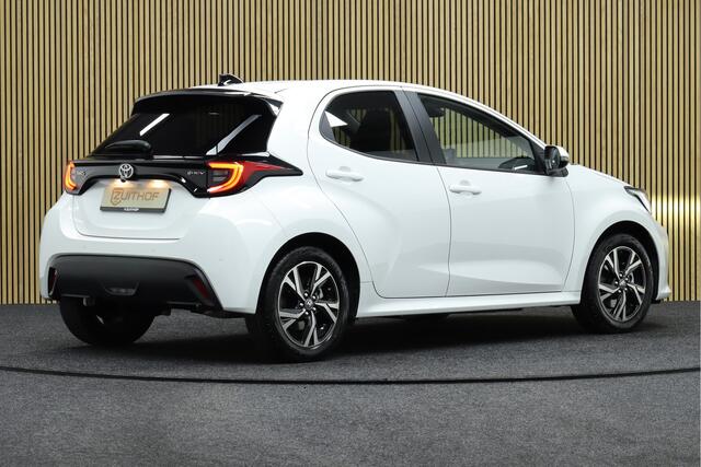 Toyota YARIS 1.5 Hybrid 115 Executive Edition | Facelift | Dodehoekdetectie | Adaptive-cruise | Maps Navigatie | Apple Carplay & Android Auto | Camera | Parkeerhulp