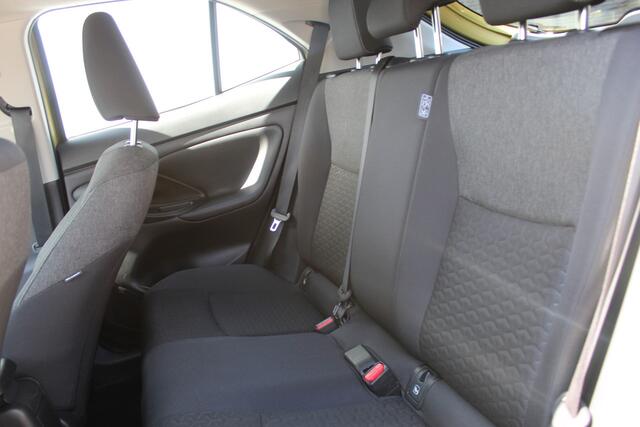 Toyota YARIS Cross 1.5 Hybrid Comfort Apple carplay/ android auto l Armsteun l Elektrisch inklapbare buitenspiegels l Climate control l Achteruitrijcamera