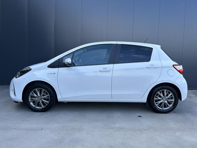 Toyota YARIS 1.5 Hybrid Dynamic 1e EIGENAAR CAMERA LED CRUISE ECC AFNB TREKHAAK