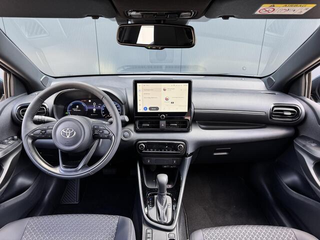 Toyota YARIS 1.5 Hybrid 130 Executive | Nieuw op voorraad | PDC V+A | Half-leder | Dodehoekdetectie |