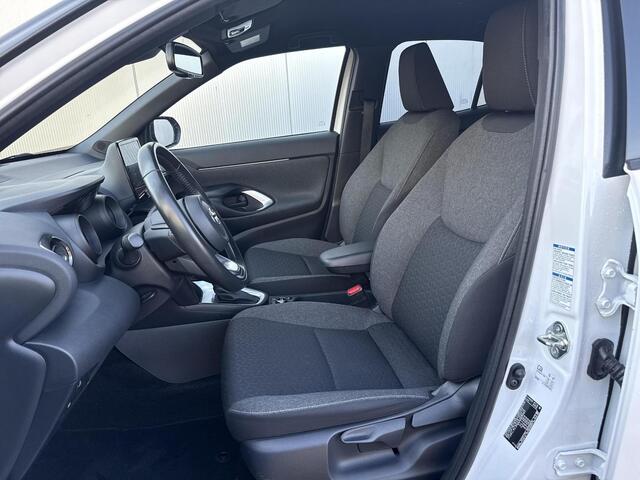 Toyota YARIS Cross 1.5 Hybrid Dynamic **DODEHOEK DETECTIE/ STOELVERWARMING/ AWD/ 36 MAANDEN GARANTIE**