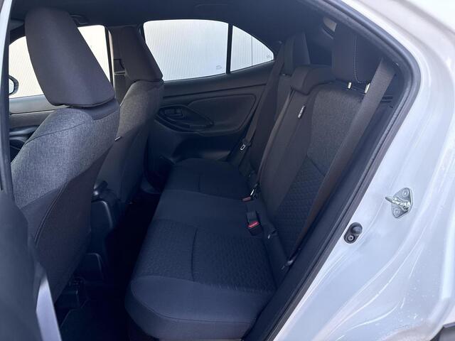 Toyota YARIS Cross 1.5 Hybrid Dynamic **DODEHOEK DETECTIE/ STOELVERWARMING/ AWD/ 36 MAANDEN GARANTIE**