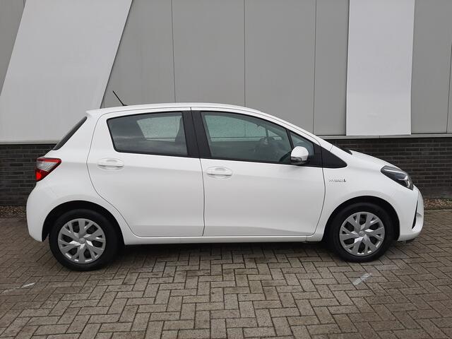 Toyota YARIS 1.5 Hybrid Aspiration | Navi | ECC |