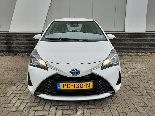 Toyota YARIS 1.5 Hybrid Aspiration | Navi | ECC |