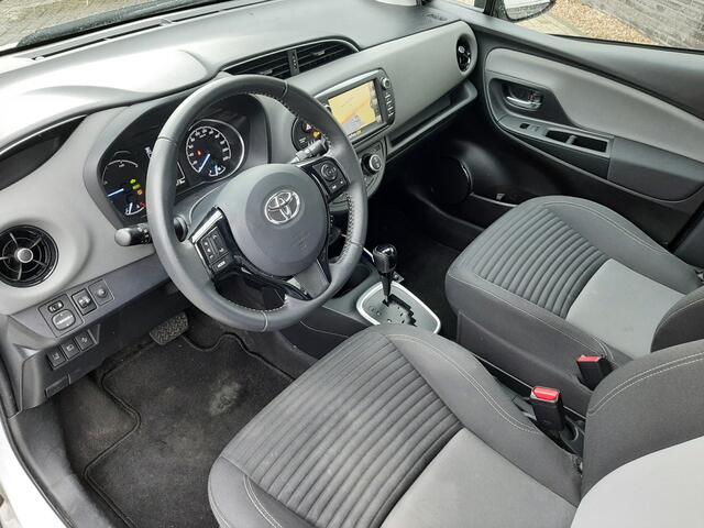 Toyota YARIS 1.5 Hybrid Aspiration | Navi | ECC |