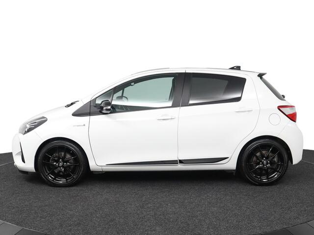 Toyota YARIS 1.5 Hybrid GR-Sport | sport stoelen | keyless entry | Apple Carplay/Android Auto |