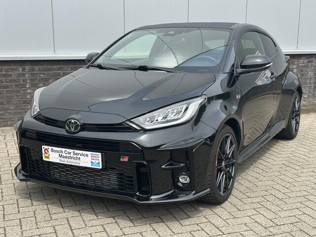 Toyota YARIS 1.6 GR Performance | Nieuwstaat | Carplay | Camera | Milltek Interesse, Proefrit? Bel of app met: 06-24 28 28 42