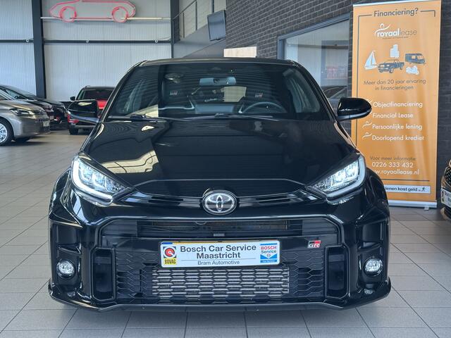 Toyota YARIS 1.6 GR Performance | Nieuwstaat | Carplay | Camera | Milltek Interesse, Proefrit? Bel of app met: 06-24 28 28 42
