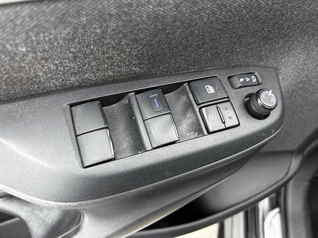 Toyota YARIS 1.5 Hybrid Dynamic | Panoramisch dak | LM velgen |