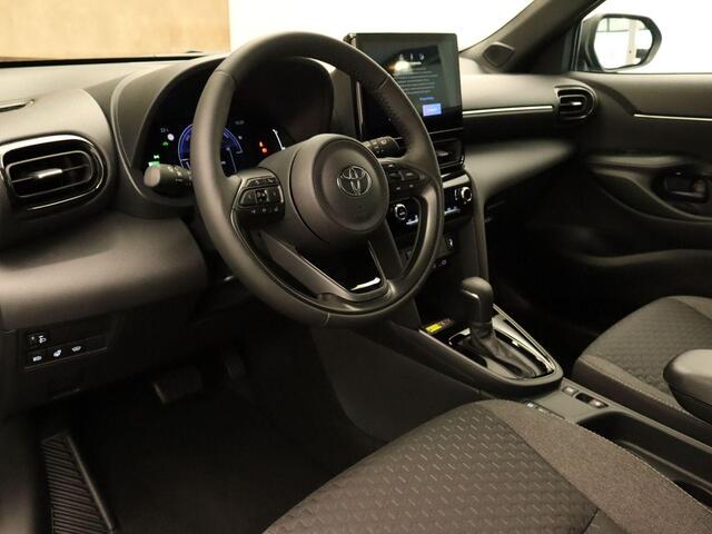 Toyota YARIS Cross 1.5 Hybrid 130 Dynamic - ORIGINEEL NEDERLANDSE AUTO - STUUR EN STOEL VERWARMING - KEYLESS ENTRY & START - VERWARMDE VOORRUIT - ADAPTIVE CRUISE CONTROL - DRAADLOZE TELEFOONLADER