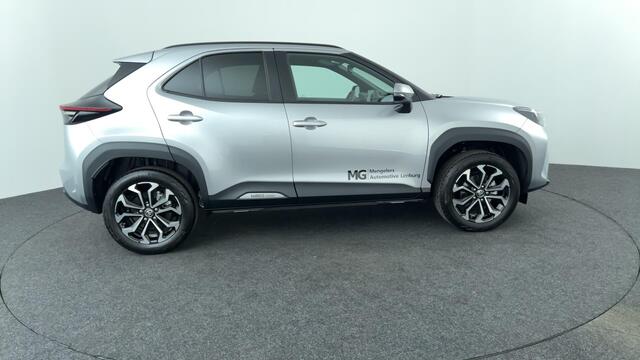 Toyota YARIS Cross 1.5 Hybrid 115 First Edition / Dodehoeksensor / Verwarmde voorstoelen