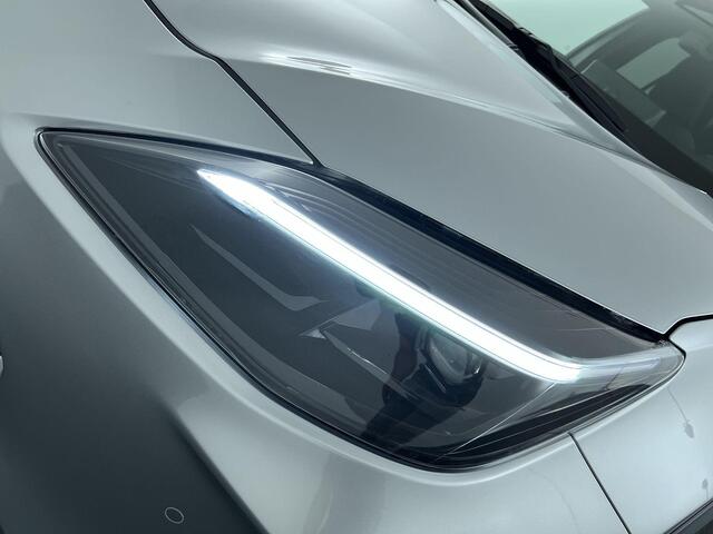 Toyota YARIS Cross 1.5 Hybrid 115 First Edition / Dodehoeksensor / Verwarmde voorstoelen