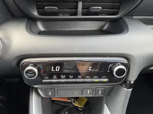 Toyota YARIS 1.5 Hybrid Dynamic | Apple Carplay / Android Auto | Camera | Stoelverwarming | Toyota garantie tot 200.000km of 2031!