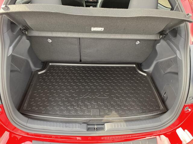 Toyota YARIS 1.5 Hybrid 130 Executive Navigatie Apple CarPlay/Android Auto, Dodehoek detectie, parkeersensoren v&a, adaptieve cruise control, keyless, stoel verwarming, 1e eign.