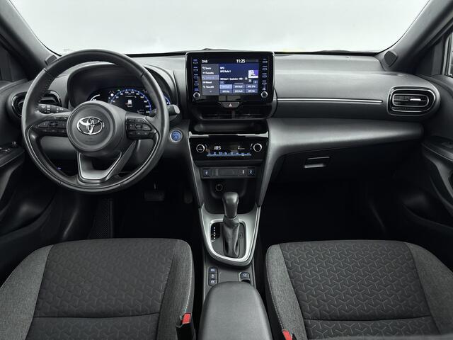 Toyota YARIS Cross 1.5 Hybrid Dynamic Limited | Stuurwiel Verwarmd | Voorstoelen Verwarmd | Cruise Control Adaptief | Rijstrooksensor Met Correctie | Parkeercamera Achter |
