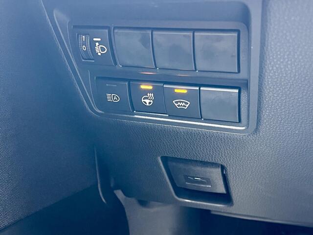 Toyota YARIS Cross 1.5 Hybrid 115 First Edition / Tot 10 jaar Garantie* / Stuur-, stoel- en voorruitverwarming / Apple Carplay Android Auto / Adaptieve cruise control / Climate control / Achteruitrijcamera /