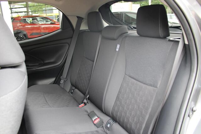 Toyota YARIS 1.5 Hybrid Automaat | Navigatiesysteem | Achterruitrij camera | Dodehoek detectie