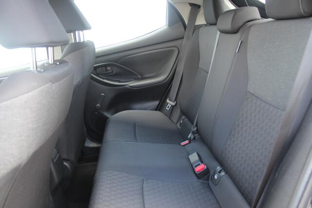 Toyota YARIS 1.5 Hybrid 115 Comfort Apple carplay/ android auto l Cruise control l Climate control l Achteruitrijcameral Climate control l Achteruitrijcamera